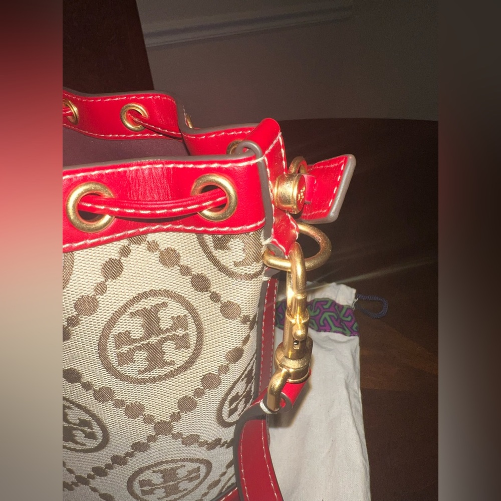 Tory Burch T Mono Floral Bucket Bag - Picture 8 of 9